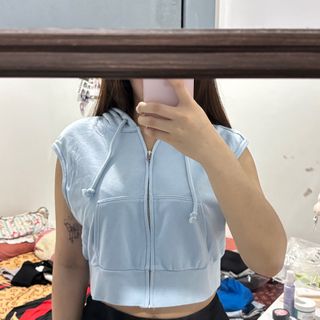 (Kategori: ) berada di . Dikirim oleh ciiikaaa (ID iklan 1360952568, Gambar 1). Deskripsi: .