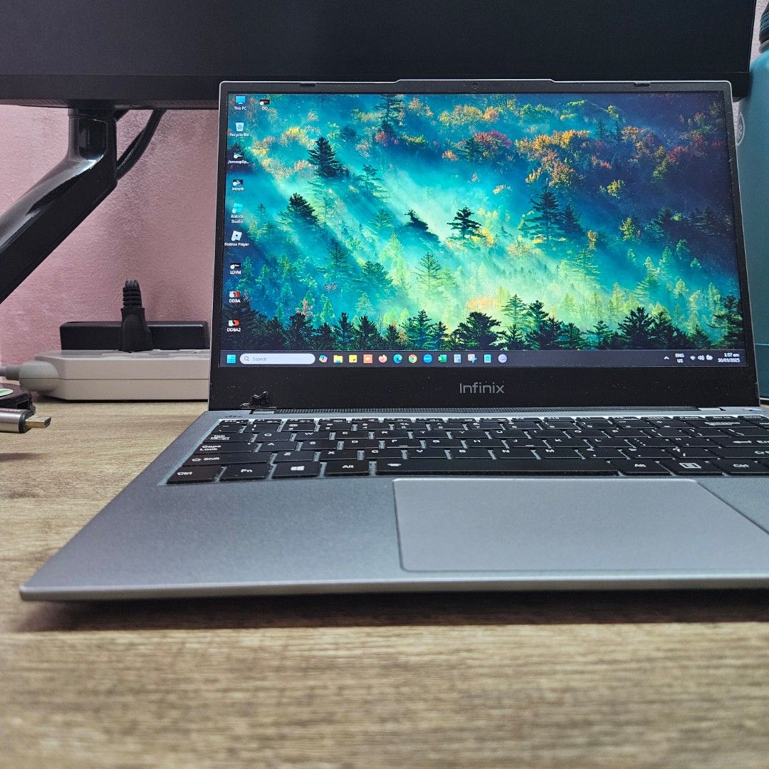 Infinix INBook X1 Laptop with issues (Category: Laptops & Notebooks) located in Pasig City. Submitted by ms.sj_____ (Listing ID 1361027264, Image 3). Description: Issues: Battery swelling Screen hinge broken other than that, still working perfectly pwede pa naman pagtiyagaan or just buy for parts. price open for negotitation. item for pickup in Pasig area.