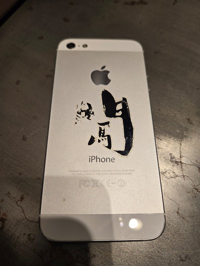 IPhone 5 （分類：iPhone 其他）位於 Hong Kong。 由 uwsss 提交（商品編號 1360928921，圖片 2）。簡介： Apple iPhone 5 It's still working, and the IOS system is smooth.。