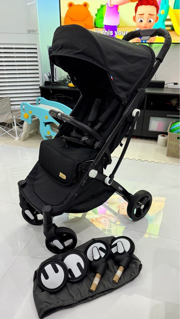 Looping squizz 3.0 stroller with extra wheels (Category: Strollers) located in Cavite. Submitted by queenkaikim (Listing ID 1360930538, Image 1). Description: Magnetic Buckle Changeable Canopy High-Speed Wheels Gray Canopy with Black Body Lightweight and Compact Stroller Suitable for newborn up to toddler Adjustable backrest all angles (flat-position for newborn) Removable bumper bar that can open-close Large viewing window with removable plastic
