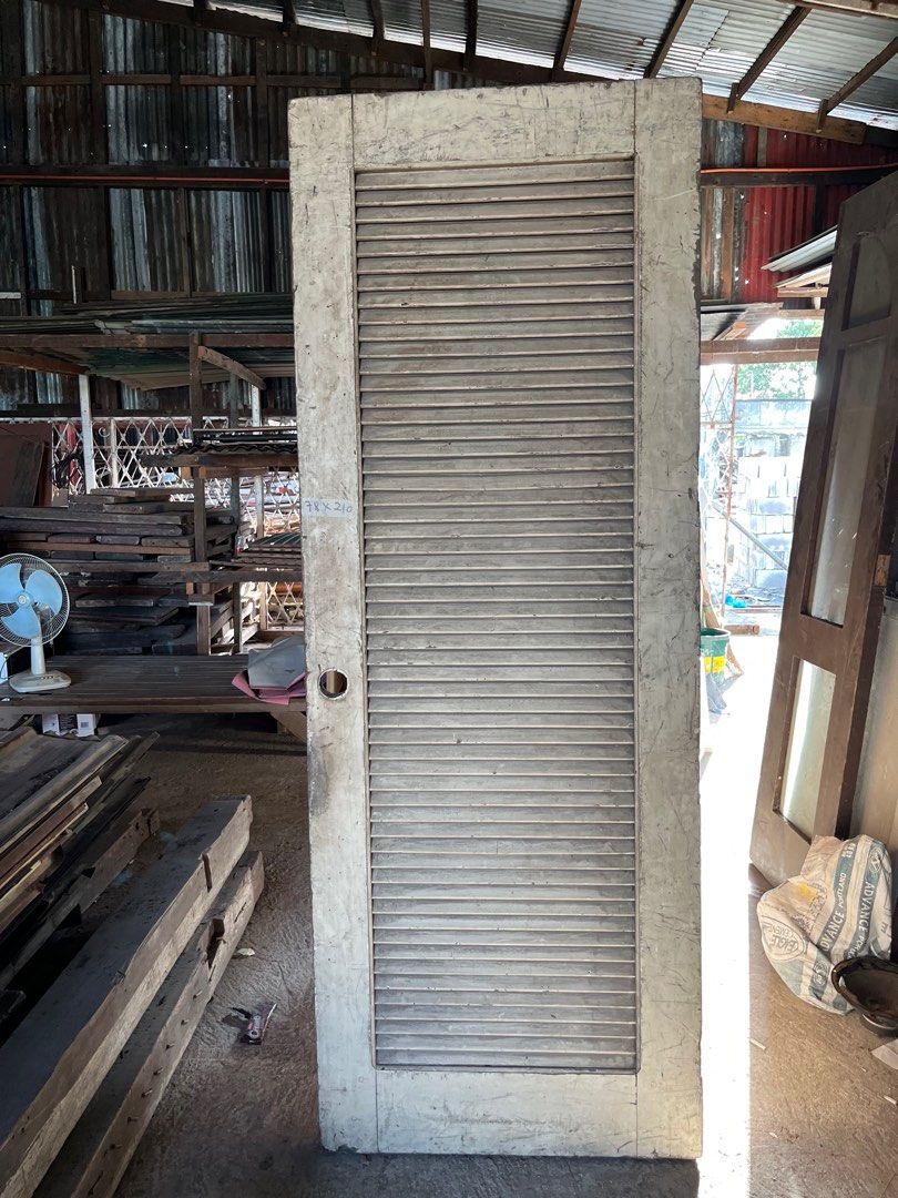 Louver Door (Category: Locks, Doors & Gates) located in Makati City. Submitted by krizzzyy (Listing ID 1360996521, Image 1). Description: For Sale: Louver Door Size: 78x210 CM.