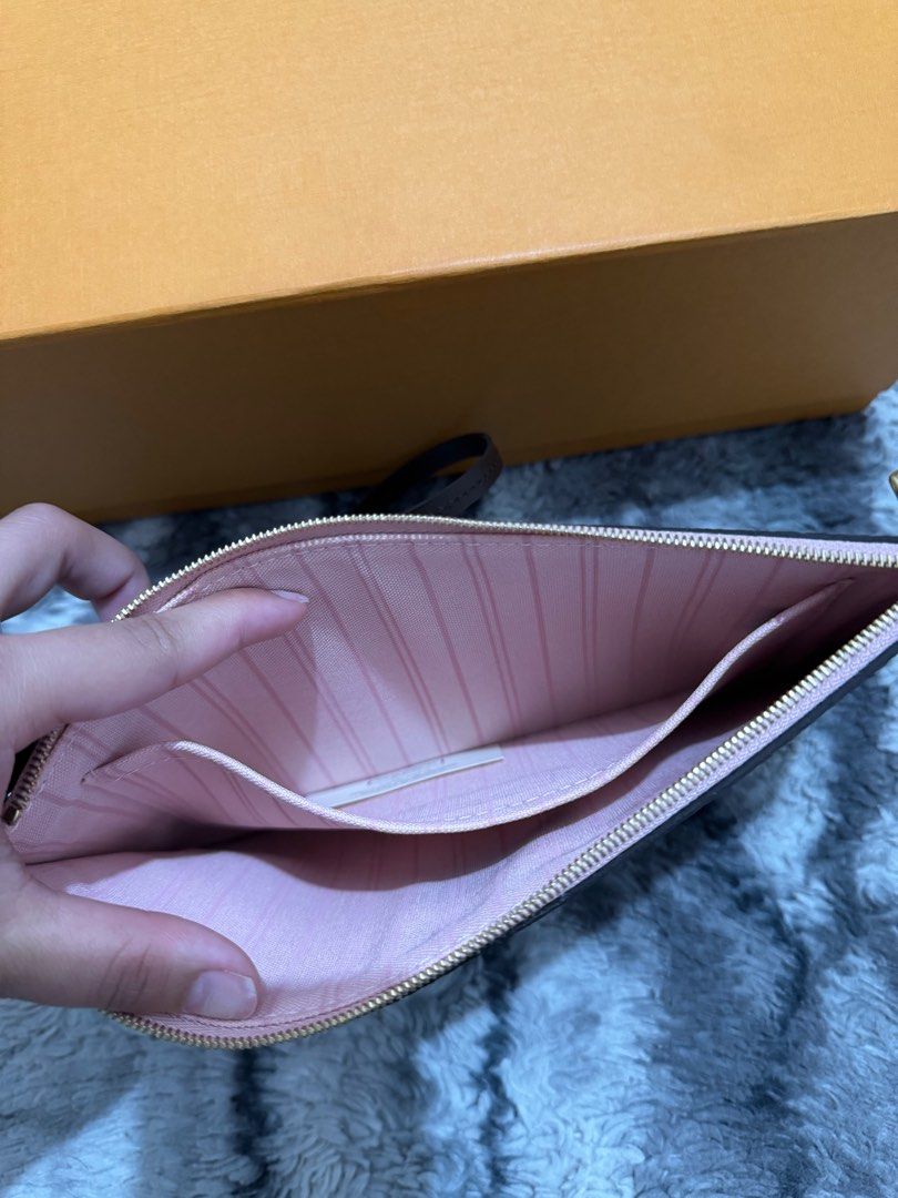 LV neverfull pouch (Category: Luxury Bags & Wallets) located in Manila. Submitted by hiloves_mnl (Listing ID 1360993828, Image 3). Description: .