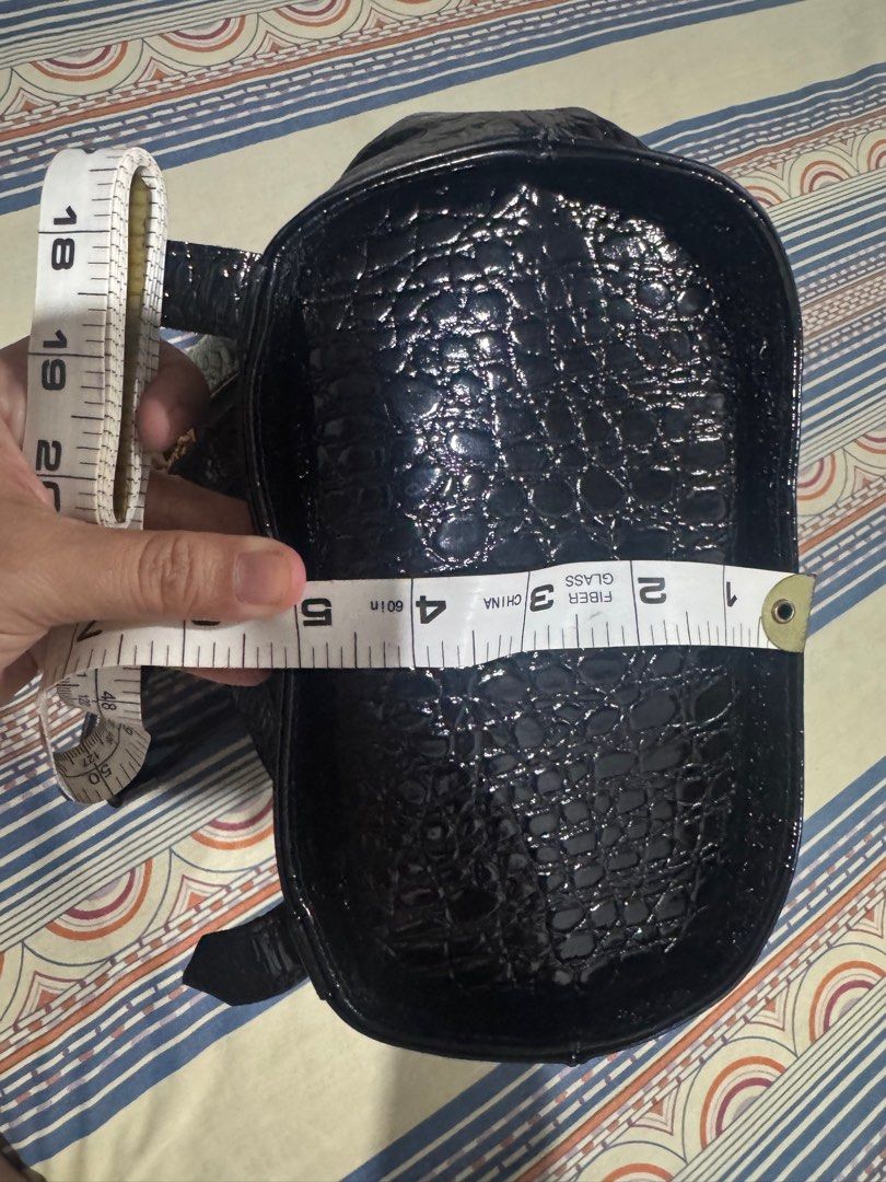 Mini Backpack (Category: Backpacks) located in Caloocan City. Submitted by ruthay23 (Listing ID 1360979310, Image 3). Description: Black backpack leather bag like new No dust bag Measurements: Tall - 10 inches Base Wide - 8 inches x 5 inches Price: 500 + SF GCash payment or BDO Grab/Lalamove Loc: Deparo, Caloocan City.