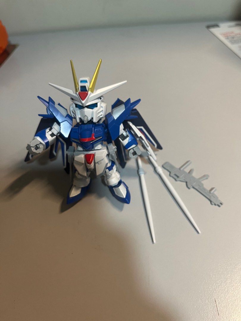 Mini Gundam Action Figure (Category: Gundam Model Kits) located in Singapore. Submitted by drag2202 (Listing ID 1361009458, Image 3). Description: Mini Gundam Figure with movable Arms and Legs Head and wings movable too! Weapons are also removable🔥 Meet up only.