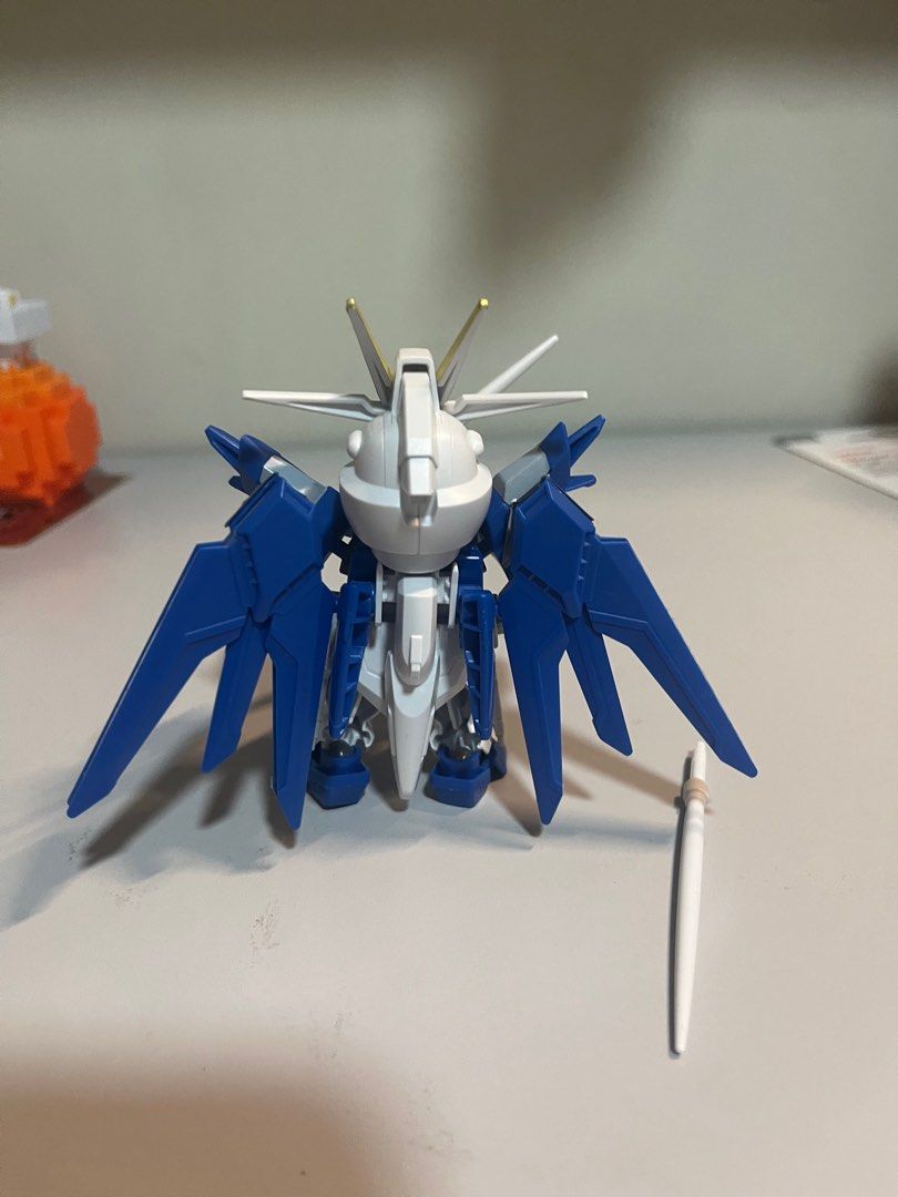 Mini Gundam Action Figure (Category: Gundam Model Kits) located in Singapore. Submitted by drag2202 (Listing ID 1361009458, Image 2). Description: Mini Gundam Figure with movable Arms and Legs Head and wings movable too! Weapons are also removable🔥 Meet up only.
