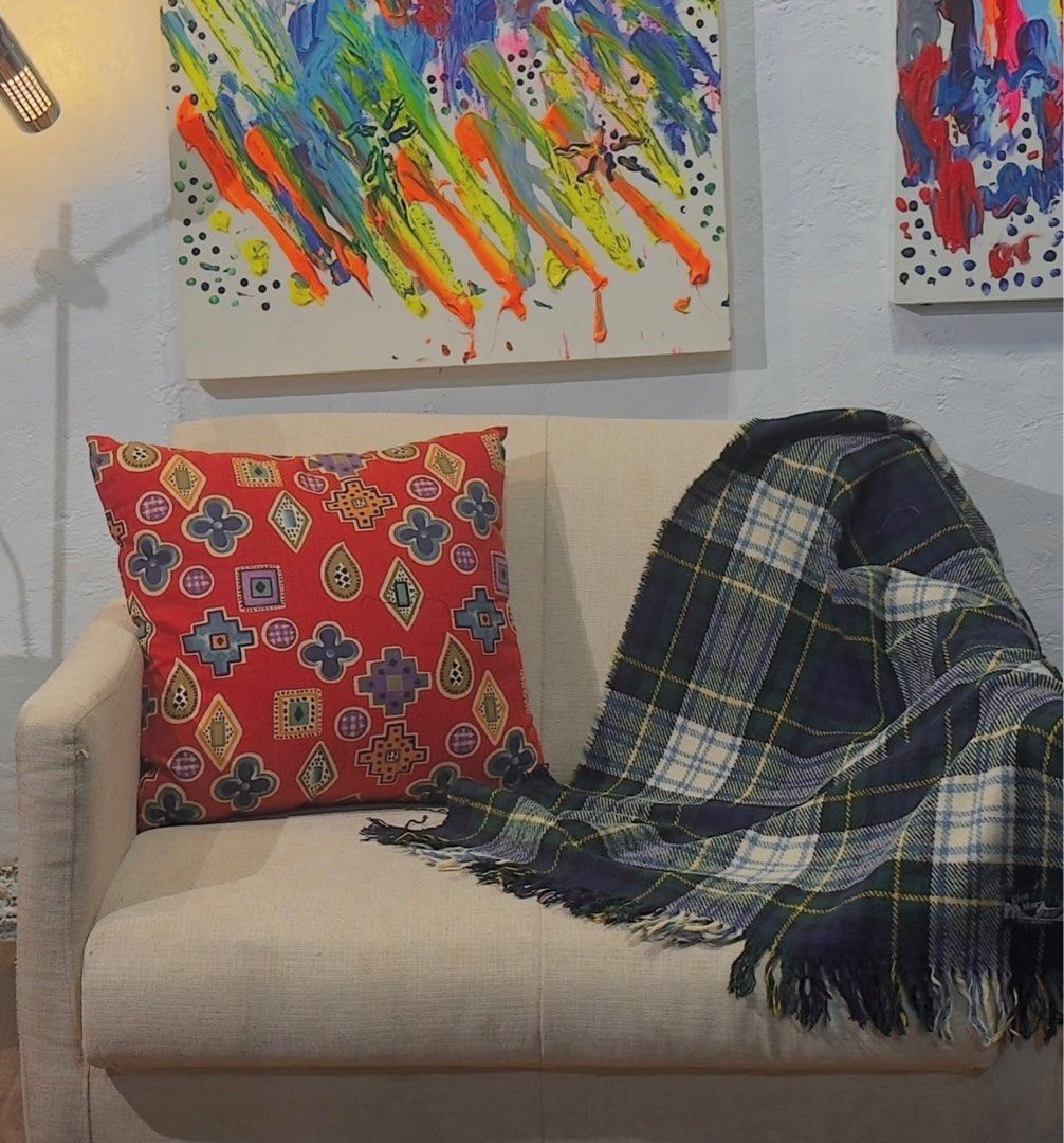 Moder Floor Sofa Bed (Category: Sofas) located in Bulacan. Submitted by rock_off.thriftshop.ph (Listing ID 1360916074, Image 2). Description: .