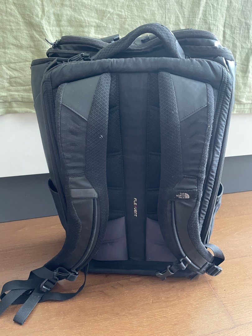 North Face work bag (Category: Backpacks) located in Makati City. Submitted by best.seconds (Listing ID 1360941369, Image 2). Description: Original North Face. Bought in the US. Used for 1.5 years. .
