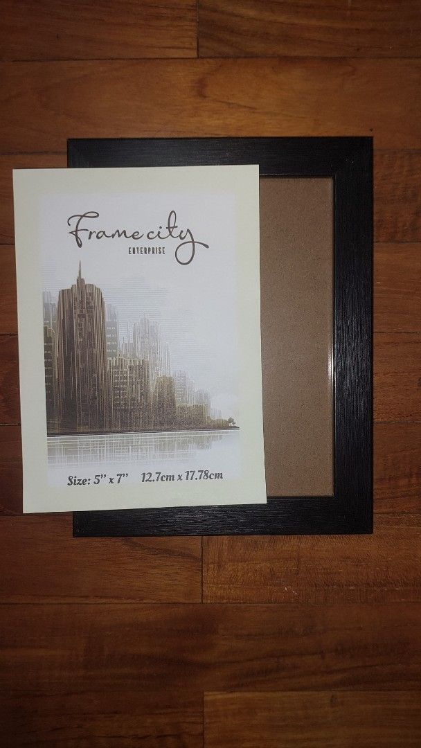Picture Frames64885411633026112