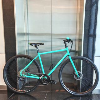 (Category: ) located in . Submitted by pro_bicycle_sg (Listing ID 1360955114, Image 1). Description: .