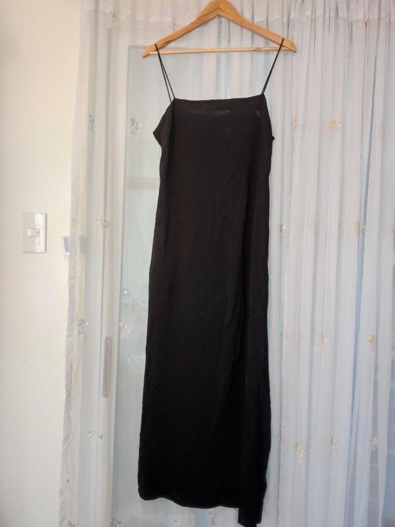 Stretchy Linen Dress (Category: Dresses) located in Quezon City. Submitted by coco_1103 (Listing ID 1361037936, Image 1). Description: Medium Size (Di kasya Sakin since small lang Ako and 4'10) bagay sya sa matangkad. sobrang comfy ng tela di mainit payment first via Gcash delivery via Lalamove Loc: Kapitolyo, Pasig.