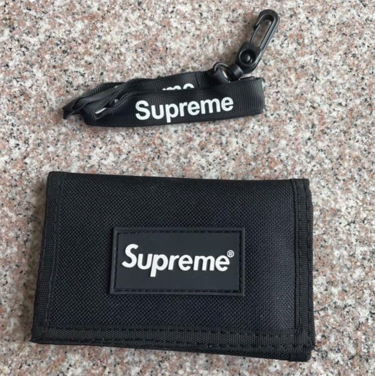Supreme Wallet Black, Men's Fashion, Watches & Accessories