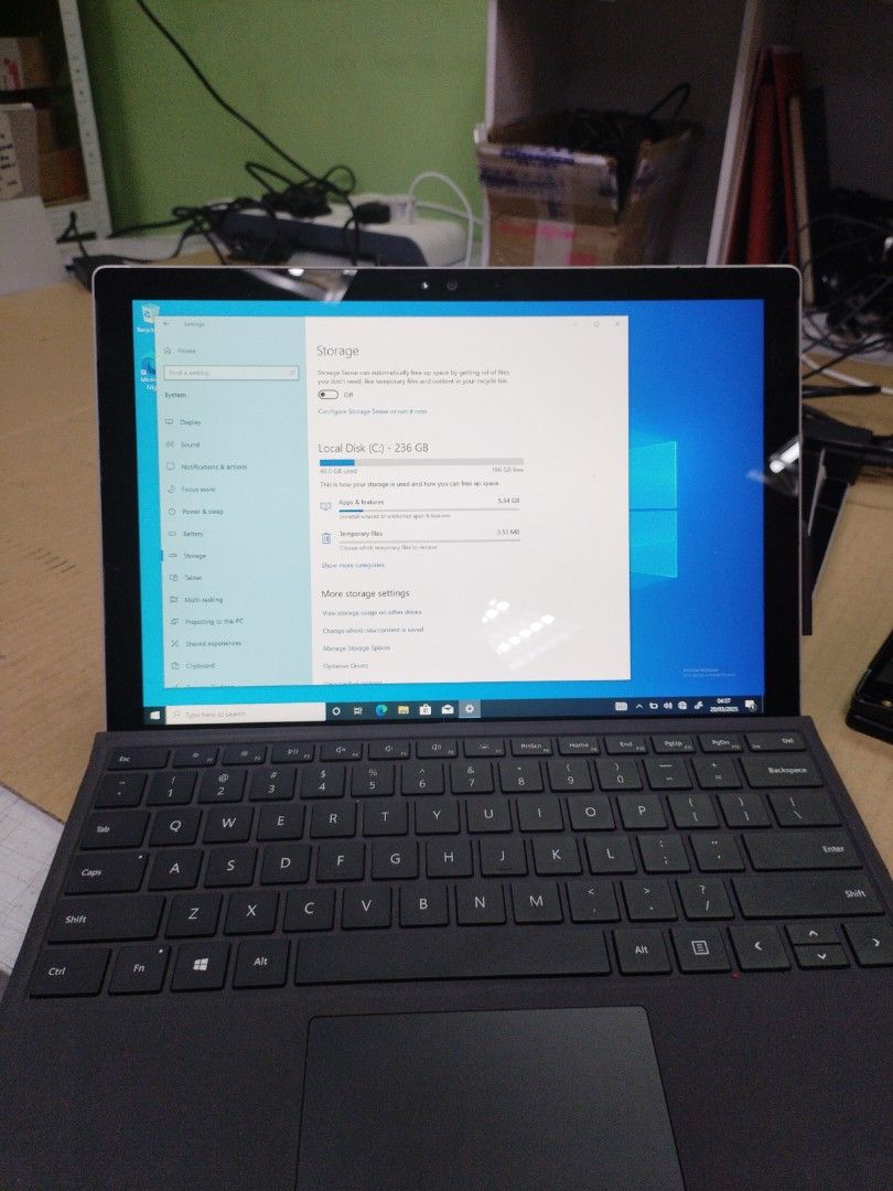 Surface pro 4 (Category: Windows) located in Petaling Jaya. Submitted by pakarjualsurface (Listing ID 1360908708, Image 1). Description: Surface pro 4 i5-6300 8gb ram 256gb storage windows 10 pro office 2016 not touchscreen(rm600) touchscreen(rm900) all good condition modern style free delivery free keyboard 3 month waranty can pickup to check first can meetup.