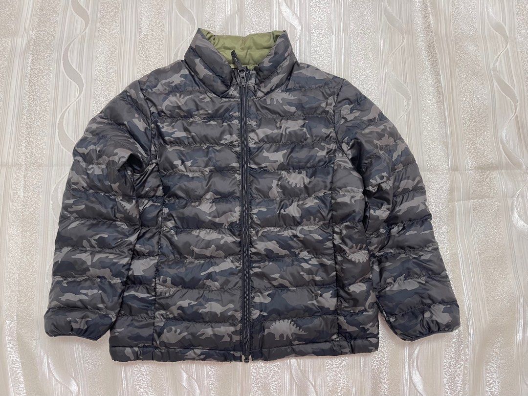 Uniqlo Jacket size 120 (Category: Babies & Kids Fashion) located in Paranaque City. Submitted by AnZStorecellent (Listing ID 1360981788, Image 1). Description: Uniqlo Jacket Size 120 Coloe: Camouflage Very nice and warm.