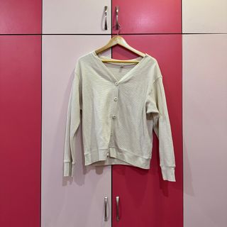 (Category: ) located in . Submitted by anissu__ (Listing ID 1361022855, Image 1). Description: .