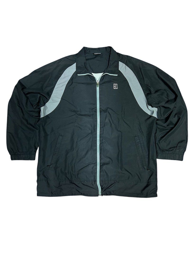 Vintage Nike Windbreaker (Category: Coats, Jackets and Outerwear) located in Manila. Submitted by _j0oooo (Listing ID 1360989675, Image 1). Description: Vintage Nike Windbreaker M on Silver Tag 29x23 Loose puller.