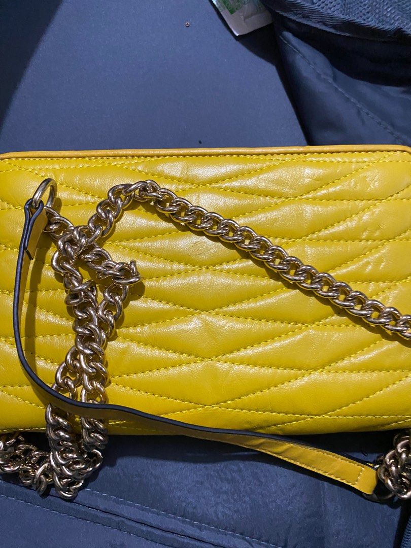 Yellow Shoulder Bag (Category: Shoulder Bags) located in Las Pinas. Submitted by ruegars (Listing ID 1361020870, Image 2). Description: Bought from ukay but havent used it yet If sure buyer, can name your price .