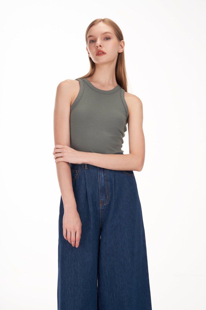 ZARA Racerback Top (Category: Sleeveless) located in Quezon City. Submitted by jayb_ (Listing ID 1360960054, Image 3). Description: Color Pink.