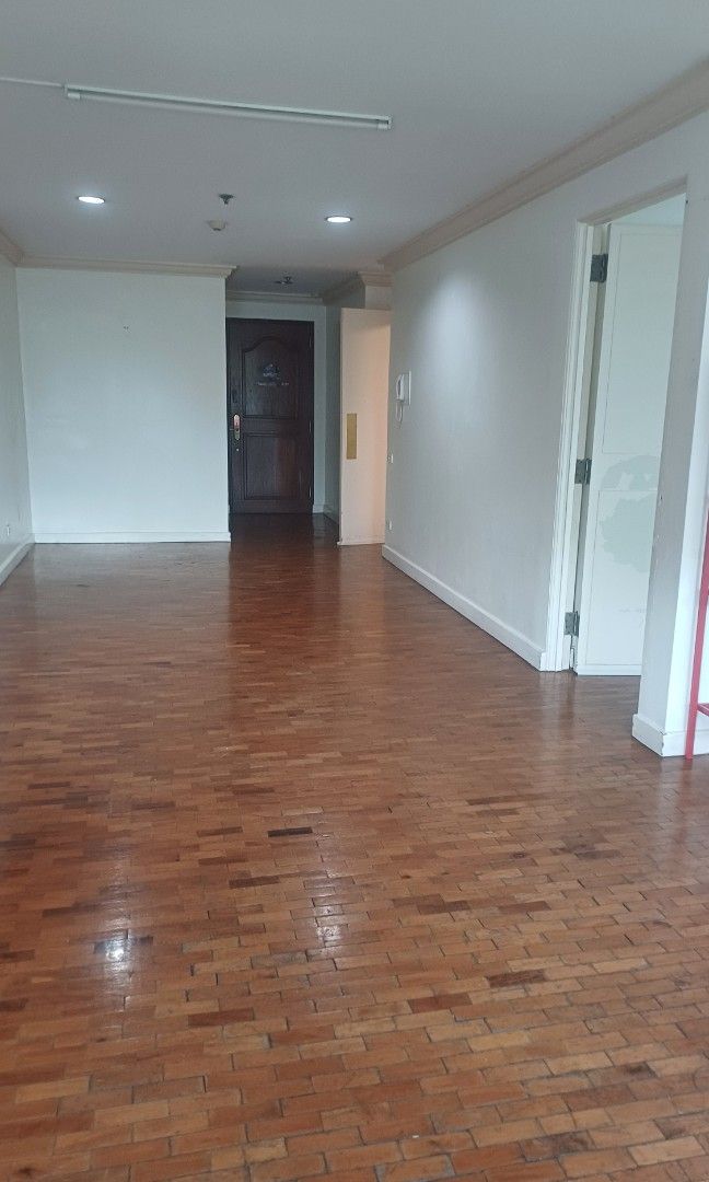 1 Bedroom For Sale - Renaissance (Category: Apartments & Condos) located in Valenzuela. Submitted by vangiedadis061177 (Listing ID 1356073221, Image 3). Description: 1 Bedroom Unit- For Sale - Renaissance Renaissance Condominium besides The 30th Ayala Malls 104. sq.m 1 Bedroom 2 Toilet and Baths Powder Room Maids Room 9M For viewing kindly call: Vangie Ramos 09175992103.