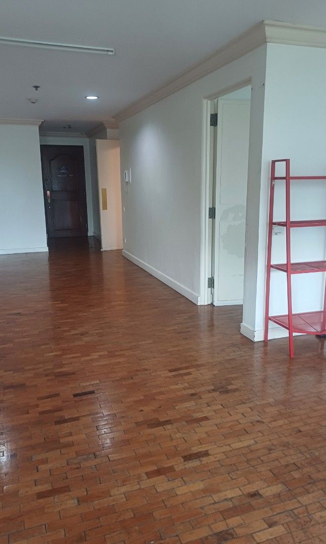 1 Bedroom For Sale - Renaissance (Category: Apartments & Condos) located in Valenzuela. Submitted by vangiedadis061177 (Listing ID 1356073221, Image 2). Description: 1 Bedroom Unit- For Sale - Renaissance Renaissance Condominium besides The 30th Ayala Malls 104. sq.m 1 Bedroom 2 Toilet and Baths Powder Room Maids Room 9M For viewing kindly call: Vangie Ramos 09175992103.