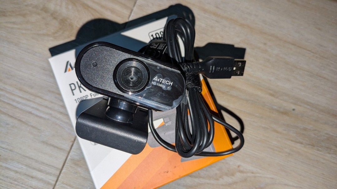 A4tech PK-925H FHD 1080P Webcam (Category: Webcams) located in Manila. Submitted by cedsenterprises (Listing ID 1356193472, Image 1). Description: Never been used just opened. Will test it if interested..