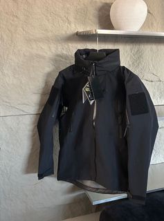 （分類：）位於 。 由 arcteryx693 提交（商品編號 1356115197，圖片 1）。簡介： 。