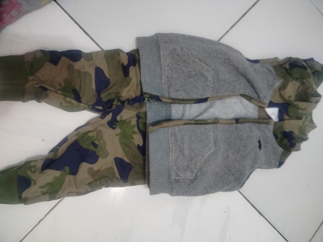 Baby boy clothes 3-6 months (Category: Babies & Kids Fashion) located in Quezon City. Submitted by kaekarl (Listing ID 1356134158, Image 2). Description: .
