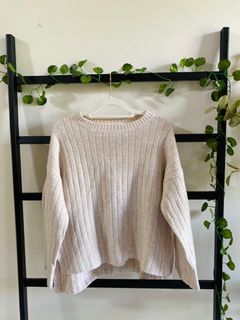 (Category: ) located in . Submitted by closetbyseri (Listing ID 1356091964, Image 1). Description: .