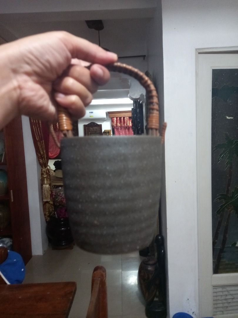Bucket vase rustic style (Category: Vases & Decorative Bowls) located in General Trias. Submitted by smyls (Listing ID 1356160329, Image 2). Description: Pwedeng ice bucket Not sure po kung clay or stone Rfs: declutting.