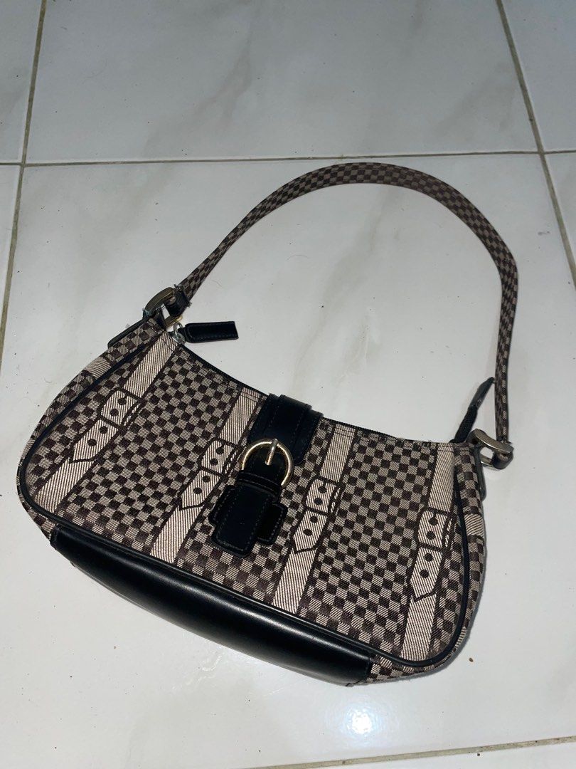 Coach dupe Kili bag (shoulder bag) (Category: Luxury Bags & Wallets) located in Los Banos. Submitted by thriftwnic (Listing ID 1356198567, Image 2). Description: GOOD AS NEW +sf.