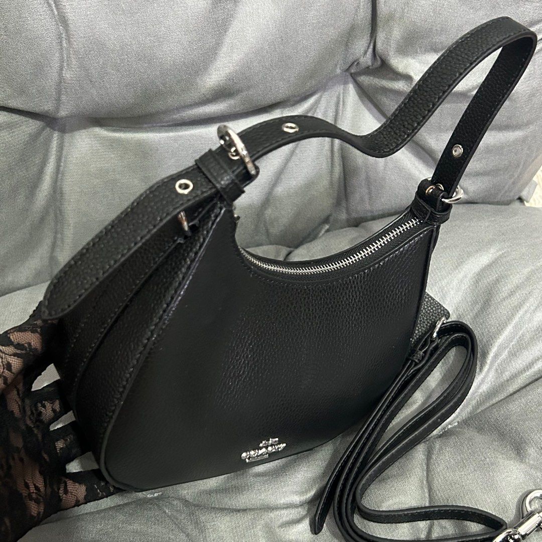 Coach Kleo Hobo (Category: Luxury Bags & Wallets) located in Quezon City. Submitted by luxurybyluci (Listing ID 1356229699, Image 3). Description: Coach Kleo Hobo Leather Material Used (but still in very good condition) Authentic.