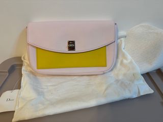 （分類：）位於 。 由 byebyesell 提交（商品編號 1356214056，圖片 1）。簡介： 。