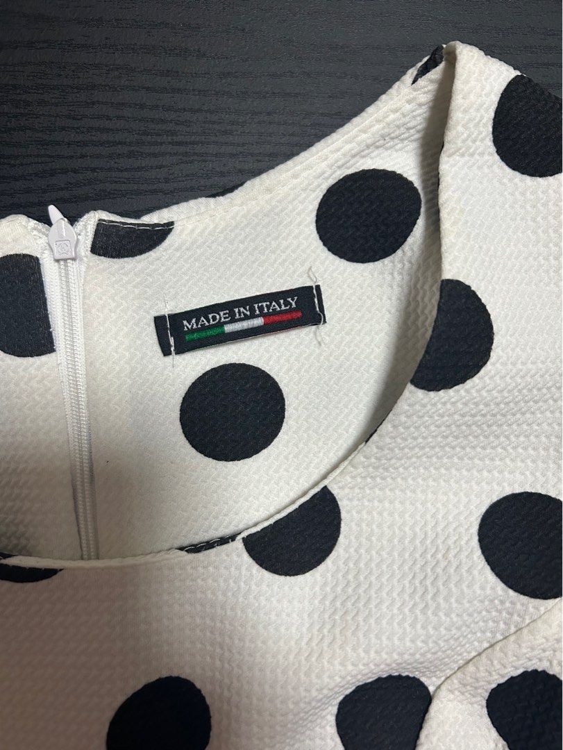 Formal White Polka Dot Dress (Category: Dresses) located in Quezon City. Submitted by CeceClothes (Listing ID 1356074065, Image 3). Description: 🤍 very high quality material! 🤍 classy design 🤍 Length: 33.5 in.