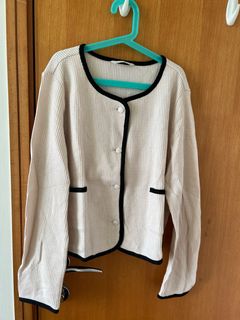 （分類：）位於 。 由 elisapardel 提交（商品編號 1356181380，圖片 1）。簡介： 。