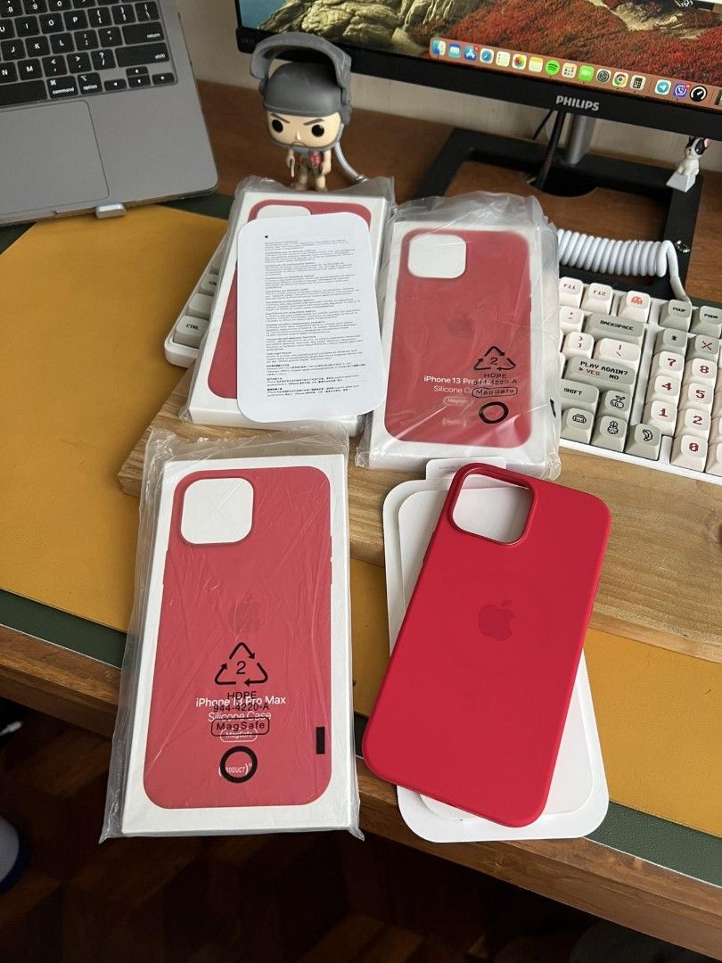 iPhone 13 Pro Max Silicone Case Magsafe (Category: Cases & Sleeves) located in Manila. Submitted by mercedgret74092 (Listing ID 1356053034, Image 2). Description: All colors available on hand.