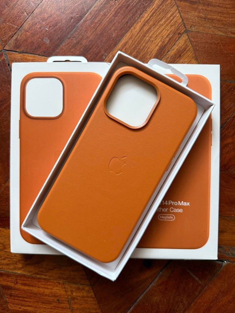iPhone 14 Pro Max Magsafe Leather Case (Category: Cases & Sleeves) located in Manila. Submitted by ceeyashop (Listing ID 1356087558, Image 1). Description: Pm me, Available on hand Lalamove,Grab,J&T COD will do!.