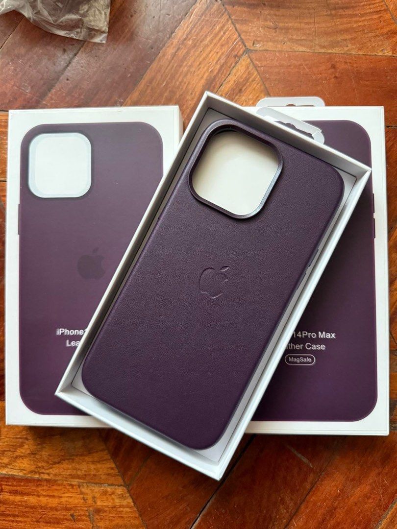 iPhone 14 Pro Max Magsafe Leather Case (Category: Cases & Sleeves) located in Manila. Submitted by ceeyashop (Listing ID 1356087558, Image 2). Description: Pm me, Available on hand Lalamove,Grab,J&T COD will do!.