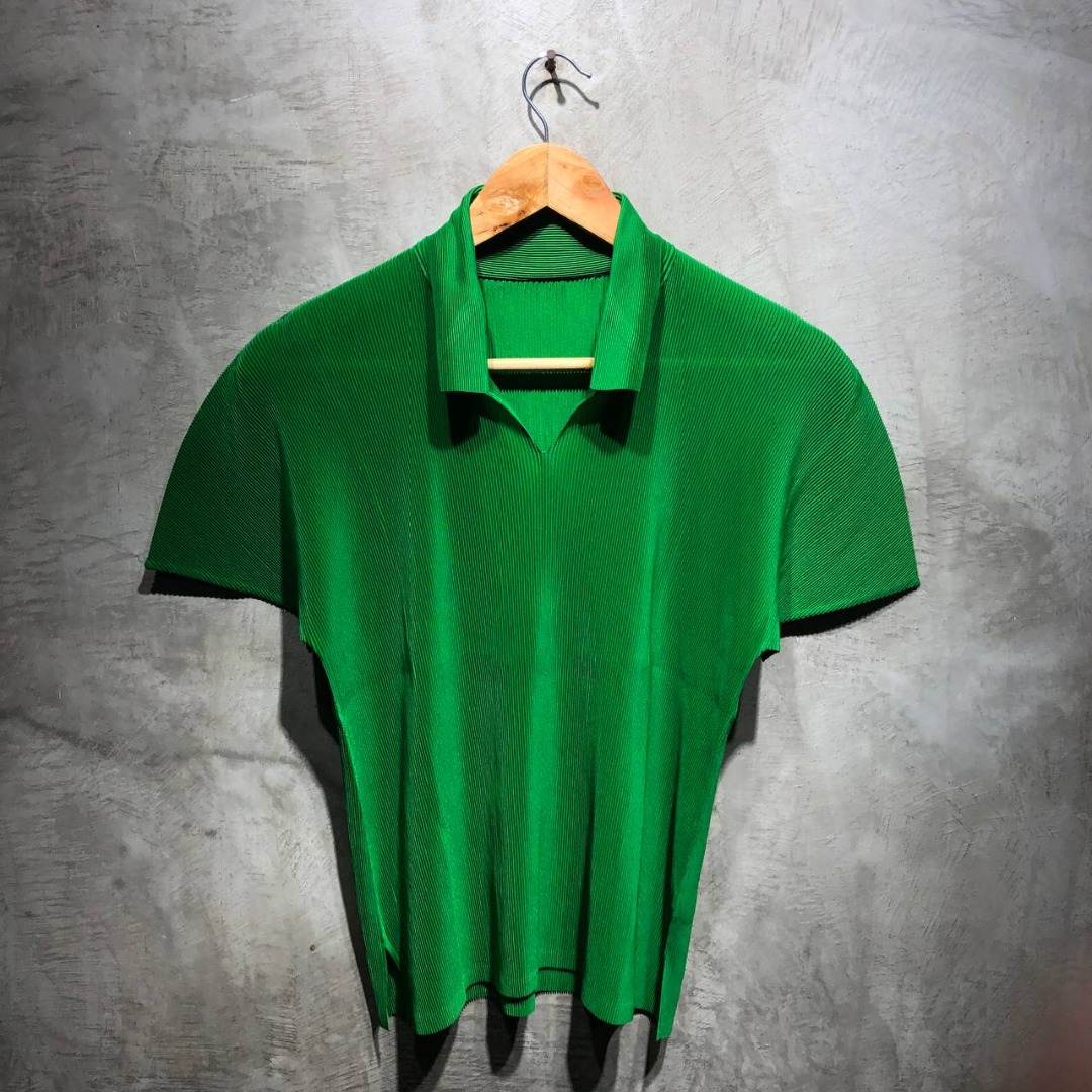 PLEASE PLEASE by ISSEY MIYAKE pleats polo top