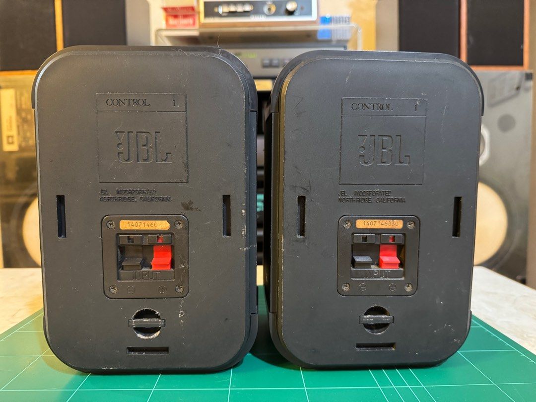 JBL control 1 （分類：Soundbar、揚聲器、藍牙喇叭、耳擴）位於 Hong Kong。 由 ming5891507 提交（商品編號 1356046821，圖片 3）。簡介： 早期 control 1 新舊看照片 操作正常 中環交收。