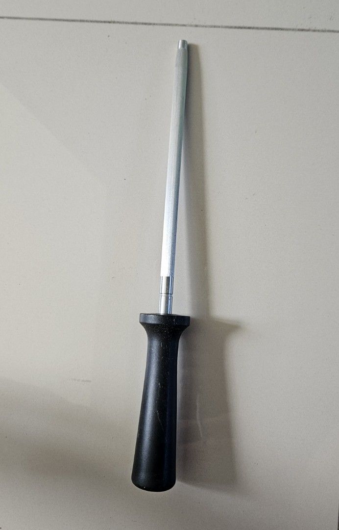 Knife Sharpener (Category: Knives & Chopping Boards) located in Rizal. Submitted by cherry_garcia (Listing ID 1356159389, Image 1). Description: Mode of Payment : G-Cash/Paymaya Mode of Delivery : Lalamove/Grab/LBC Location : Filinvest East Marcos Highway Cainta, Rizal.