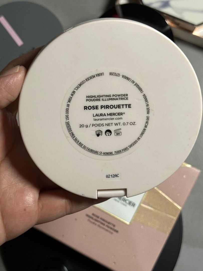 Laura Mercier Highlighting Powder (Category: Makeup) located in Antipolo. Submitted by ttrends (Listing ID 1356046156, Image 3). Description: Laura Mercier Rose Pirouette Highlighting Powder (jumbo size) bought for 2,495, swatched only rfs: downsizing.