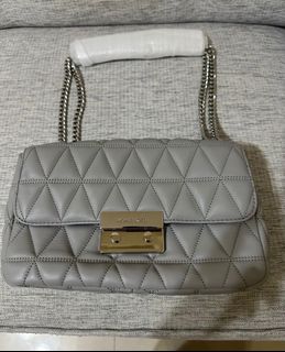 （分類：）位於 。 由 Co2216 提交（商品編號 1356126221，圖片 1）。簡介： 。