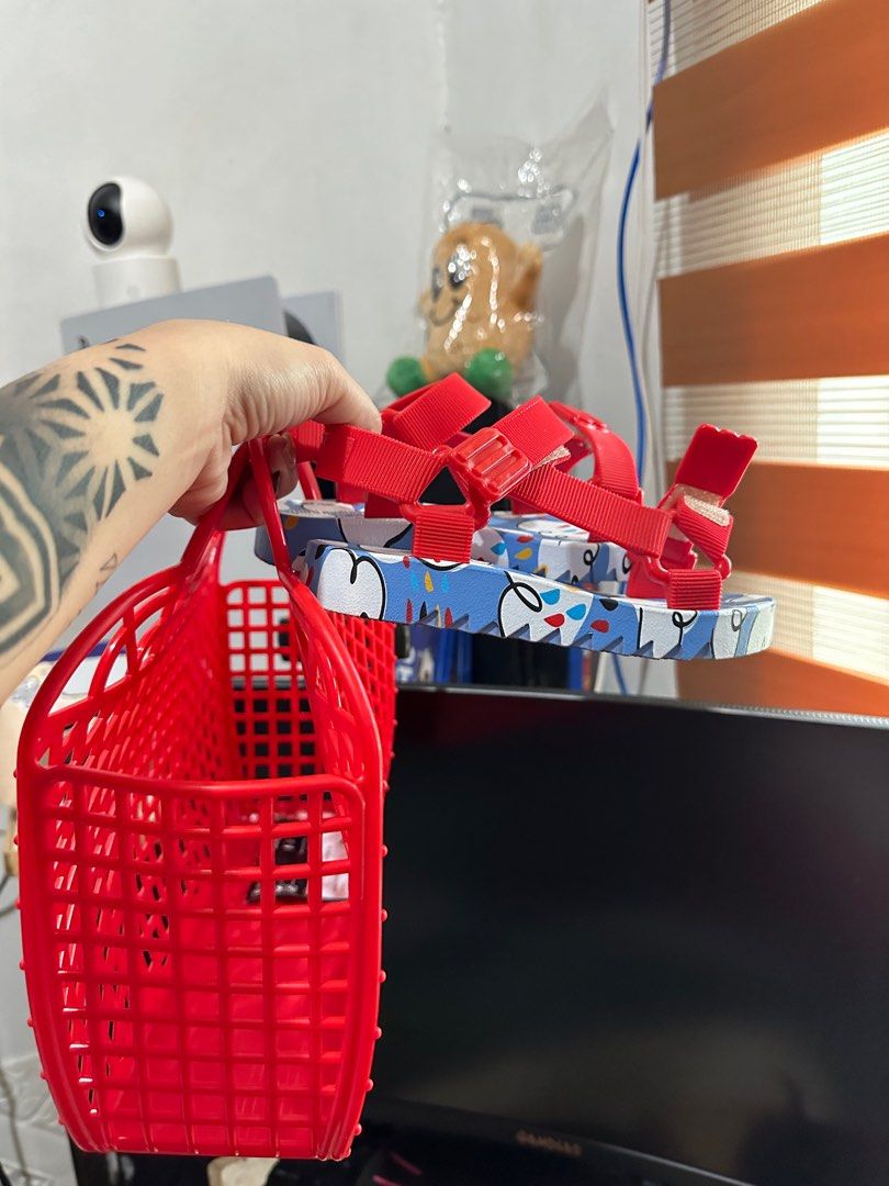 Mini Mellisa - Playtime (Category: Babies & Kids Fashion) located in Manila. Submitted by tinytyn_tree (Listing ID 1356074018, Image 2). Description: US 11 With dust bag, and bag. Strong smell pa, used once. .