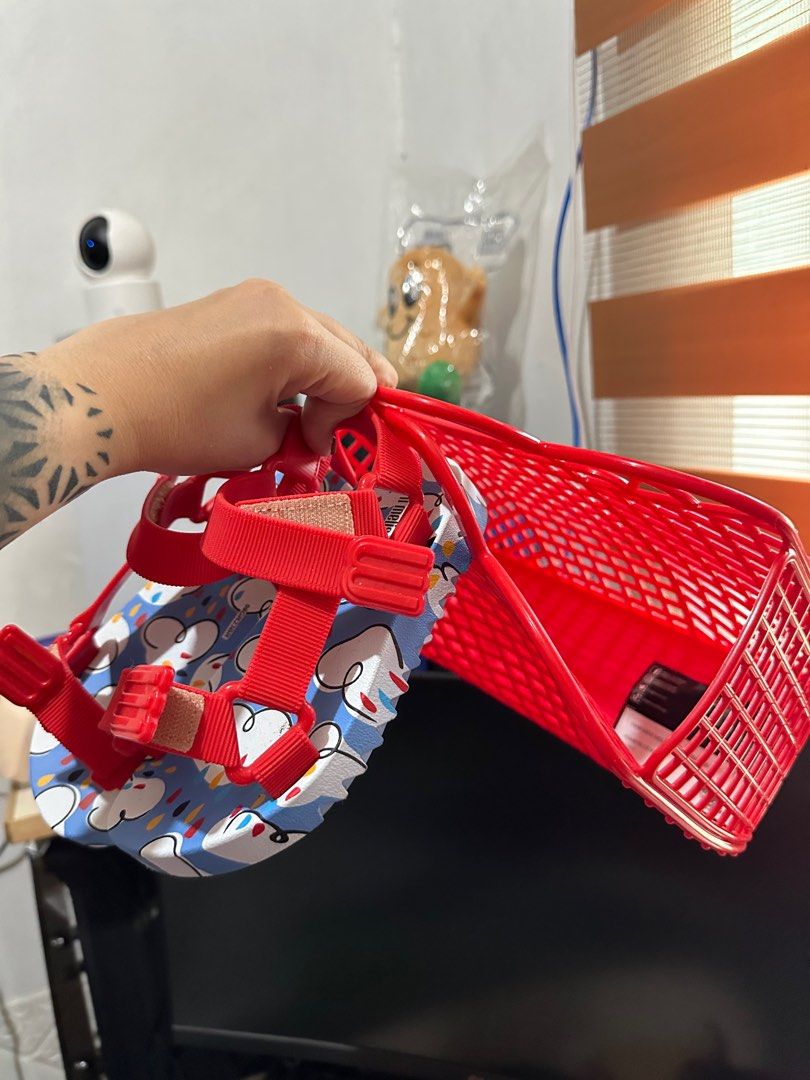 Mini Mellisa - Playtime (Category: Babies & Kids Fashion) located in Manila. Submitted by tinytyn_tree (Listing ID 1356074018, Image 3). Description: US 11 With dust bag, and bag. Strong smell pa, used once. .