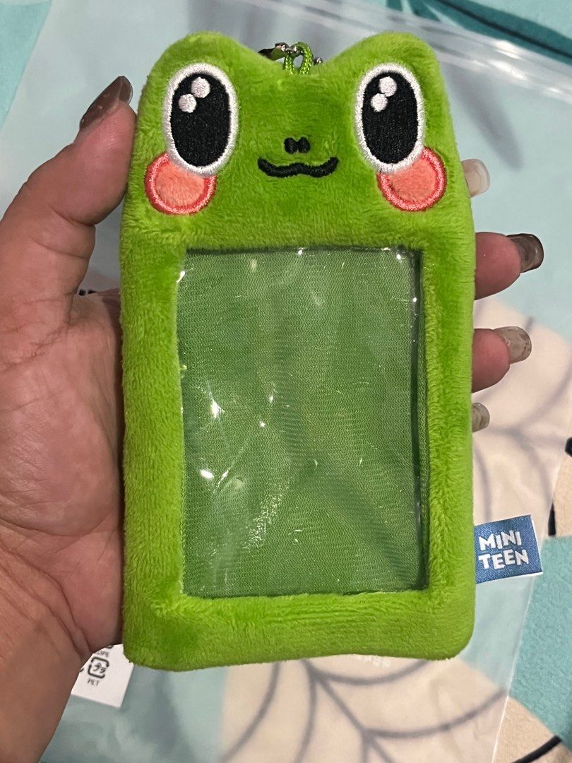Miniteen THEpalee photocard holder (Category: Wallets & Card holders) located in Iloilo. Submitted by veecartpasabuys (Listing ID 1356064805, Image 2). Description: Opened just to take pictures but never used rfs : need funds foe my dog’s medication.