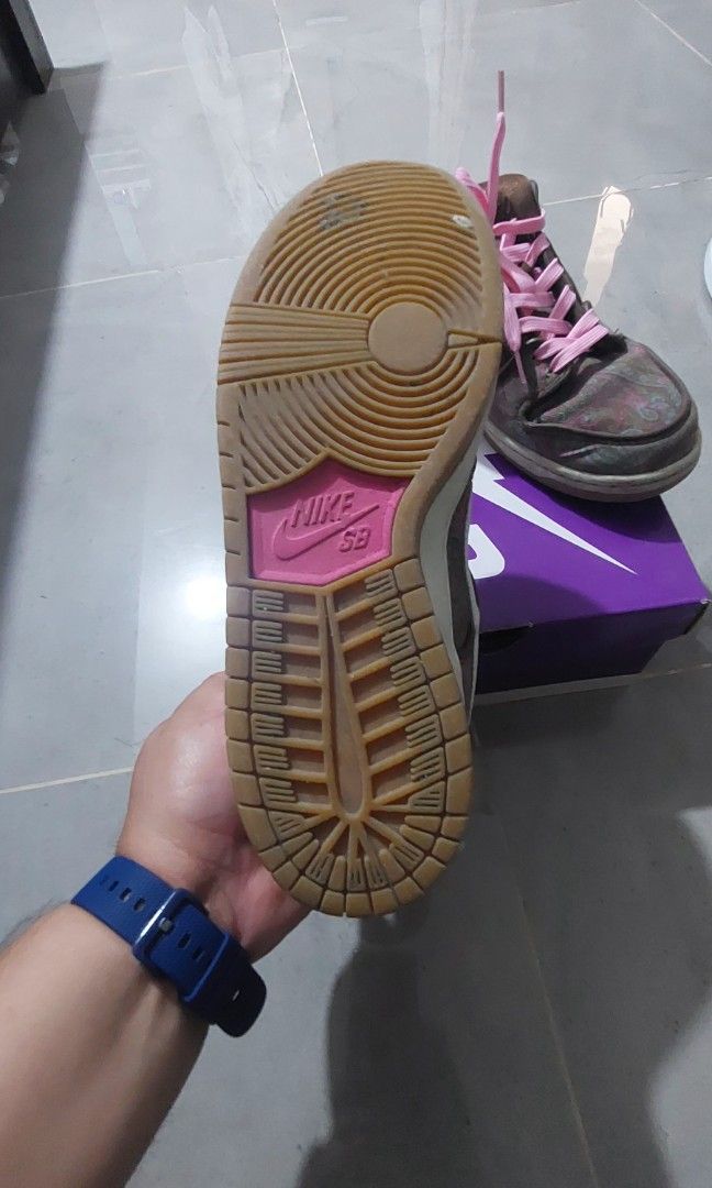 Nike SB Dunk Low Pro ( Paisley Brown ) (Category: Sneakers) located in Naga. Submitted by reymiranda (Listing ID 1356168483, Image 3). Description: For sale Nike SB Dunk Low Pro Paisley size 9.5 US with OG Box 9/10 condition. needs cleaning lng text or call if interested 09173120878 rfs : decluttering.