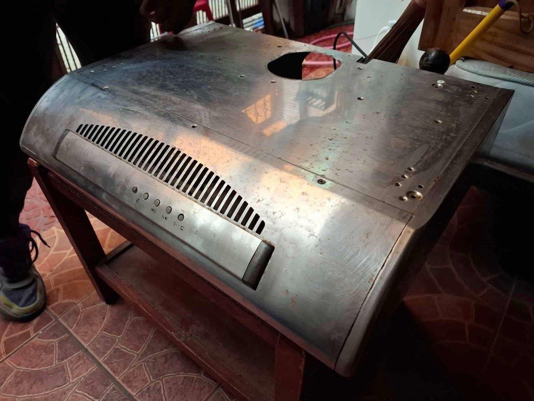 Range hood (Category: Other Kitchen Appliances) located in Manila. Submitted by jemcantos26 (Listing ID 1356093233, Image 2). Description: .