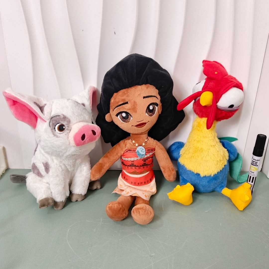 shop : MOANA Doll Plushed Stuffed Toy Chicken Pig (Category: Plushies & Soft Toys) located in Paranaque City. Submitted by shoppangga (Listing ID 1356082434, Image 1). Description: Brand new in pack Moana Chicken Pig doll plushed stuffed toy. Multiple stocks available. Moana 380 Chicken 295 Pig 295.