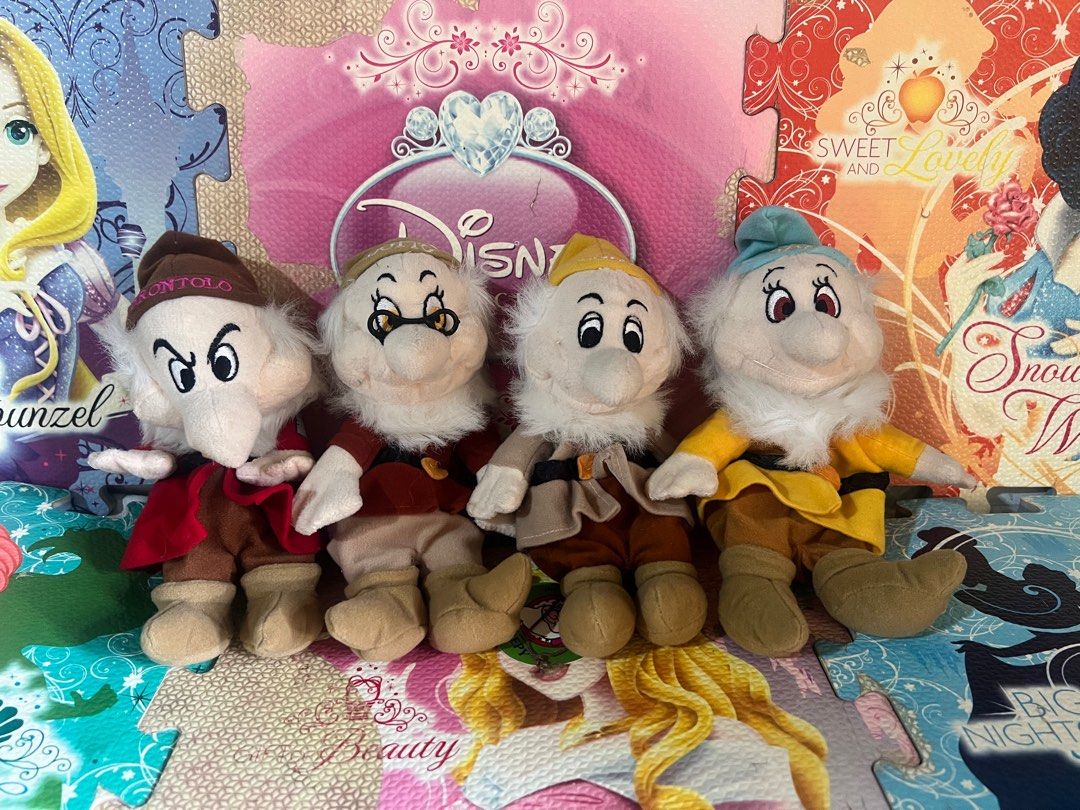 Snow White’s Dwarf Stuffed Plush Pouches (Category: Plushies & Soft Toys) located in Imus. Submitted by thefluffymomma (Listing ID 1356066206, Image 1). Description: *Incomplete* - 4 out of 7 Snow White’s Dwarves Disney Plush pouches Grumpy, Doc, Bashful & Sneezy Italian names on their hats - Brotolo, Dotto, Mammolo & Eolo Needs wash Bundle for ₱600.