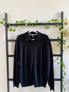 (Category: ) located in . Submitted by closetbyseri (Listing ID 1356090734, Image 1). Description: .