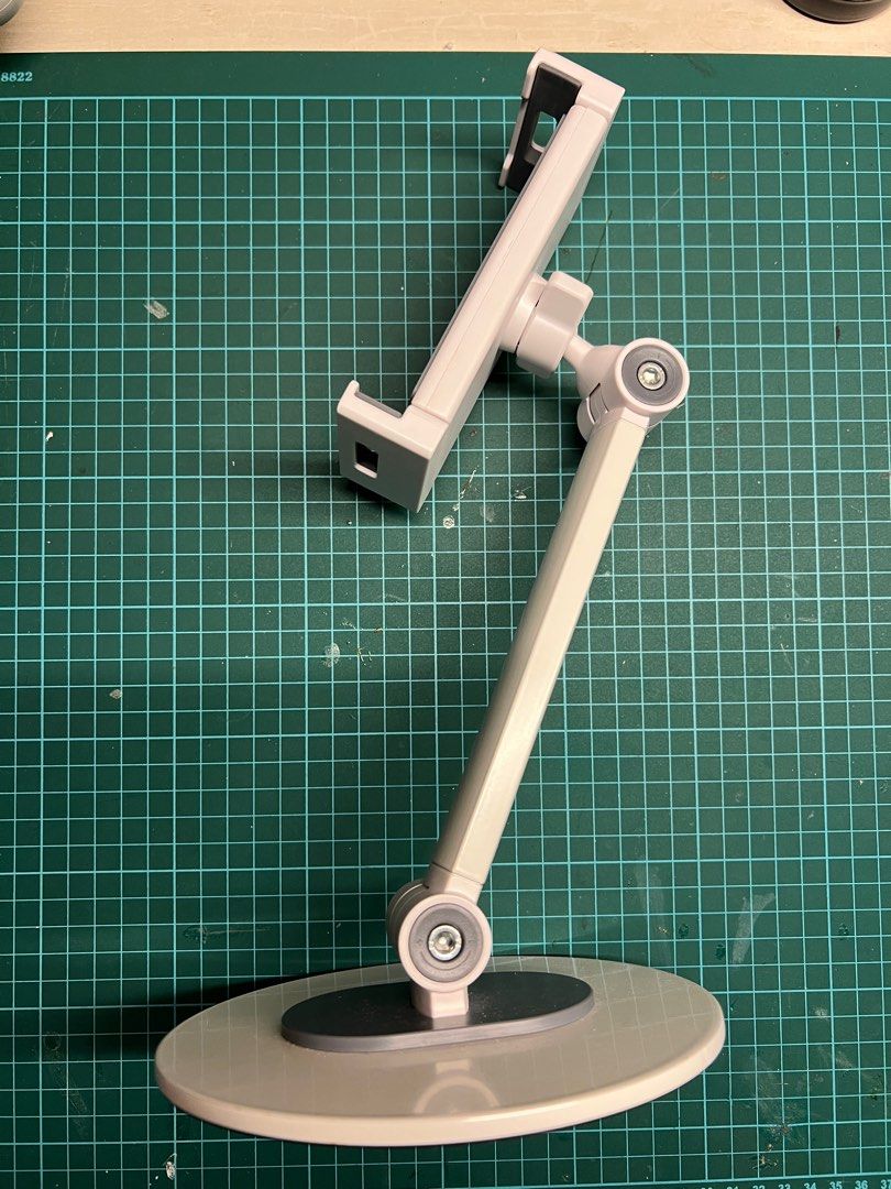Tablet stand (Category: Mounts & Holders) located in Singapore. Submitted by amosw_ (Listing ID 1356192548, Image 1). Description: Squirrey desktop tablet mount Like new condition, can hold up to 12.9” tablet or display. Heavy base provides stability Meetup only, paynow preferred..